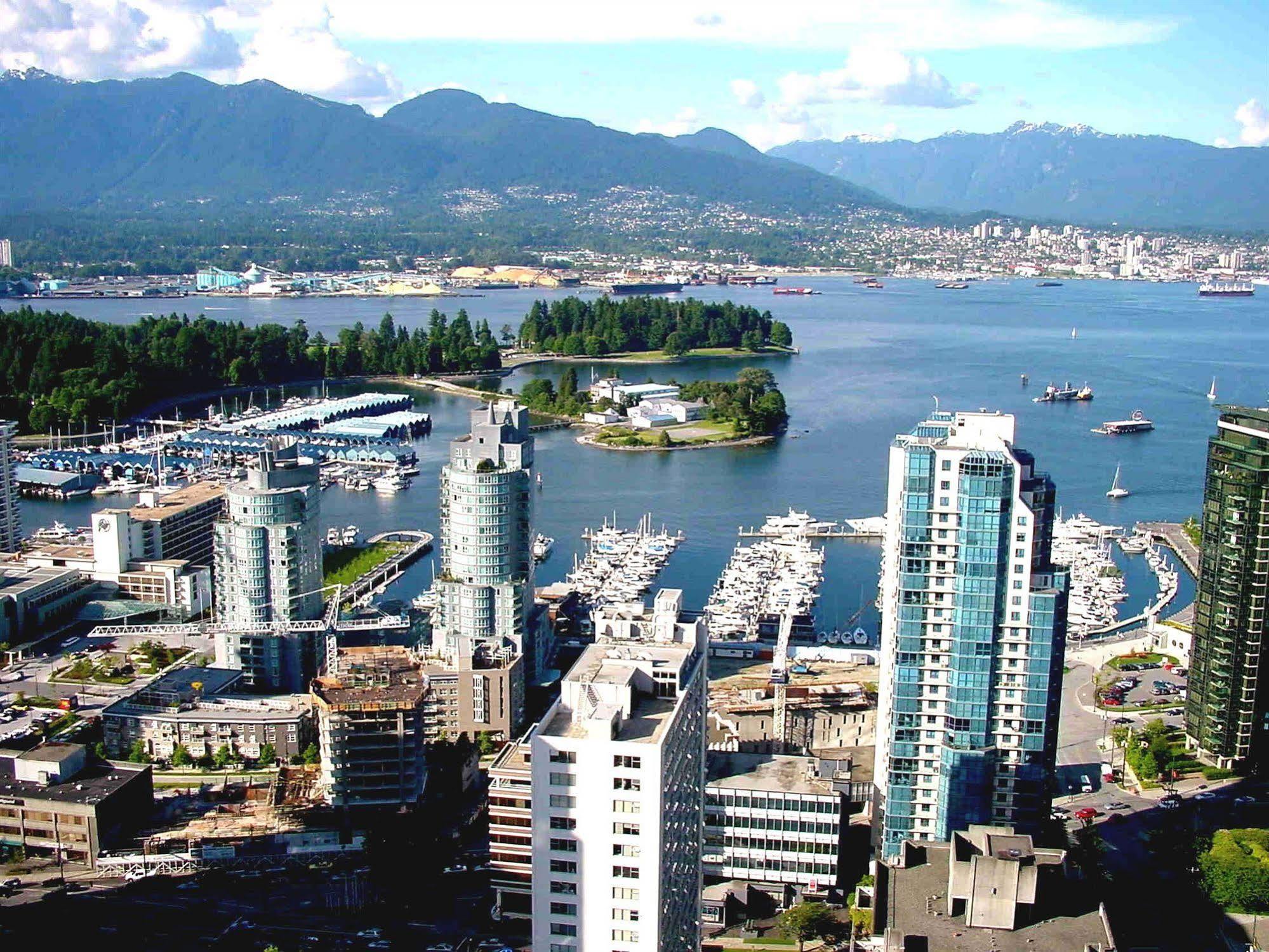 The Empire Landmark Hotel Vancouver Esterno foto